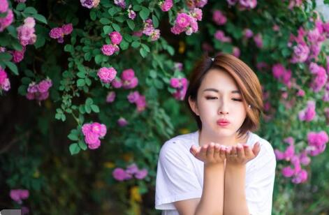 如何和陌生女生聊天开场白，陌生女生第一句话怎么说？